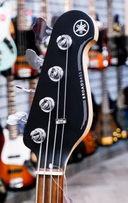Store Special Product - Yamaha - BB Series 4-String Electric Bass Guitar - Vintage White